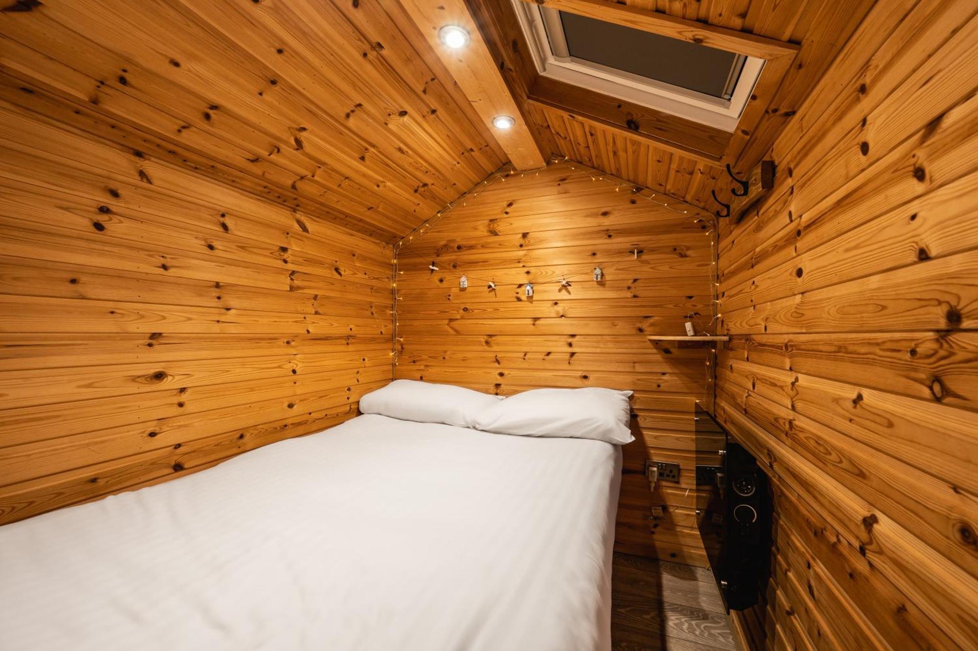 Delny Glamping And Farm Animals Campsite