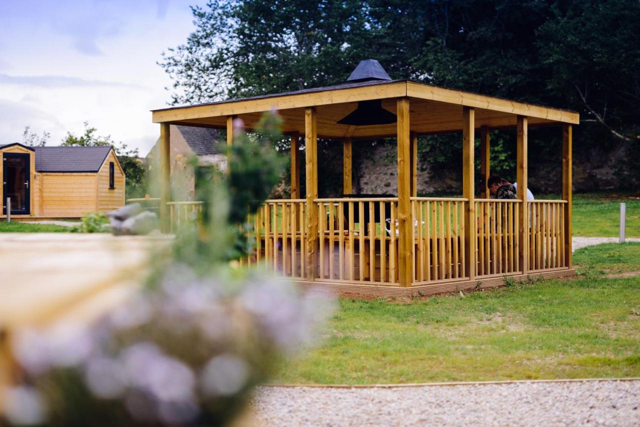 Delny Glamping And Farm Animals Campsite